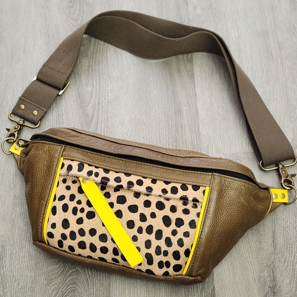 PARKER THATCH CROSS YOUR HEART SLING BAG IRENE'S SPECIAL COMBO #1 OLIVE GREEN - Picture 2 of 7